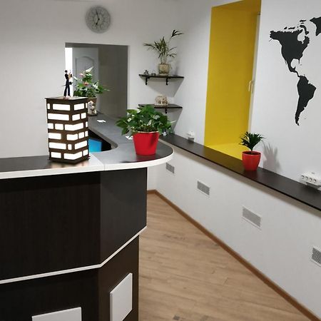 Cool Traveler Hostel Kiev Ngoại thất bức ảnh