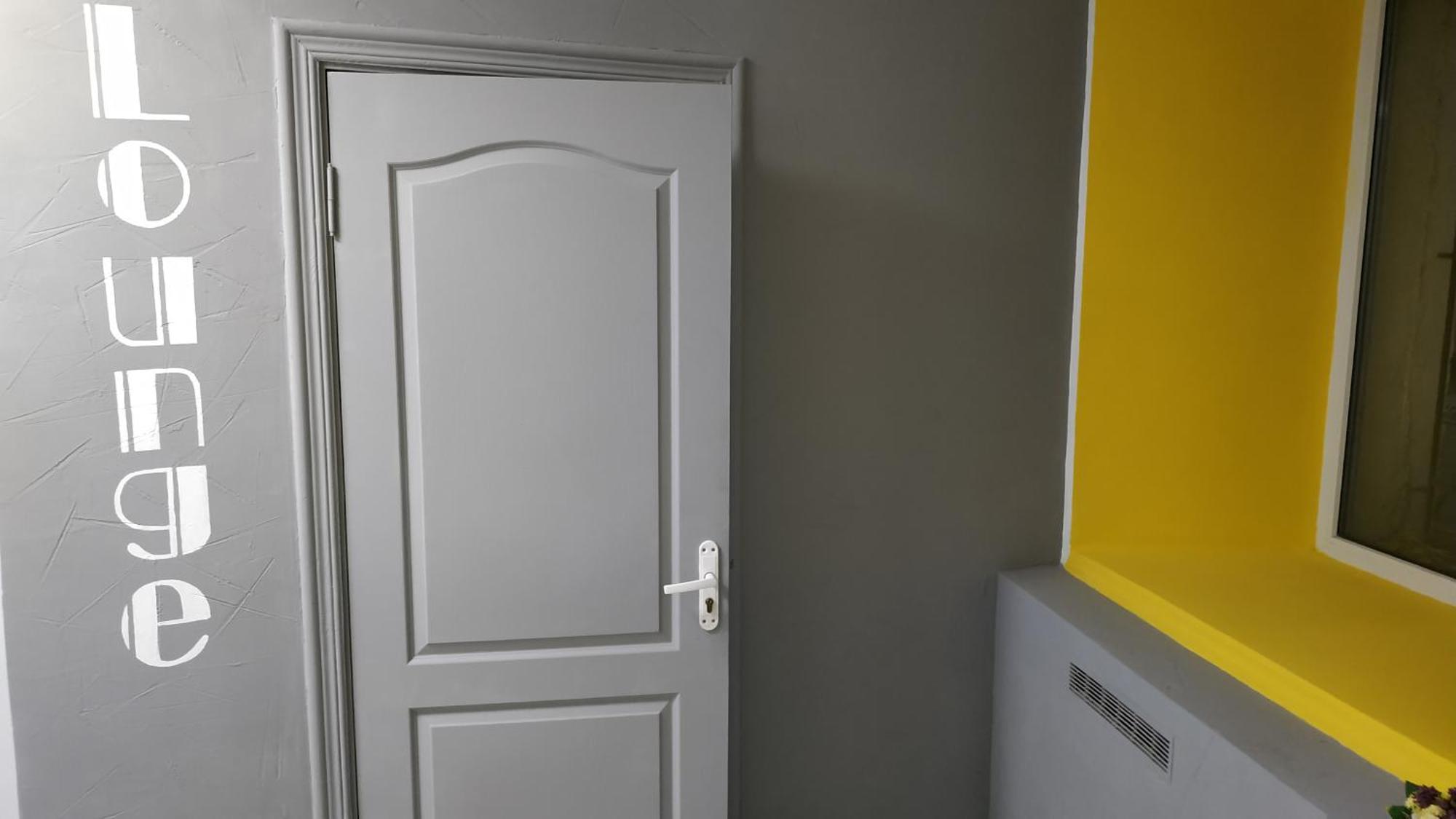 Cool Traveler Hostel Kiev Ngoại thất bức ảnh