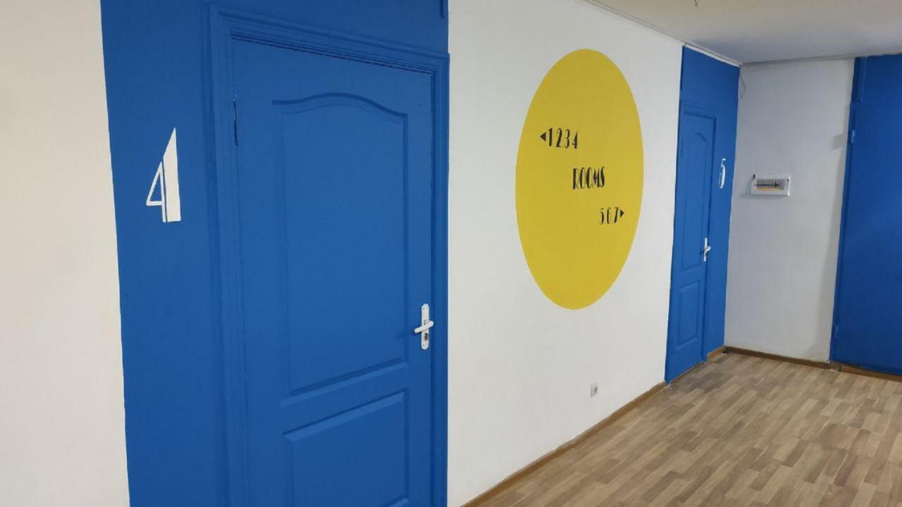 Cool Traveler Hostel Kiev Ngoại thất bức ảnh