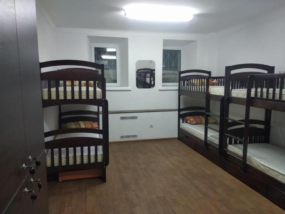 Cool Traveler Hostel Kiev Ngoại thất bức ảnh