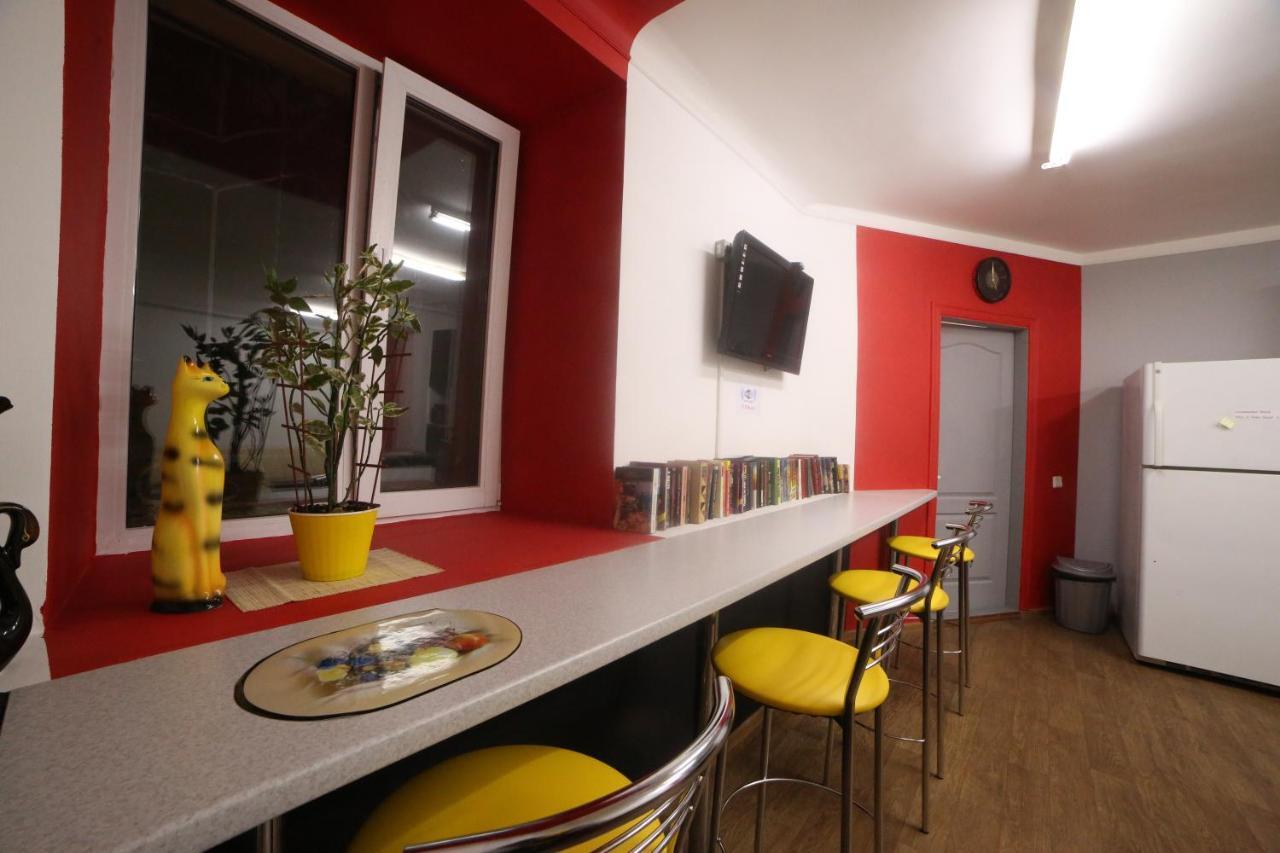 Cool Traveler Hostel Kiev Ngoại thất bức ảnh