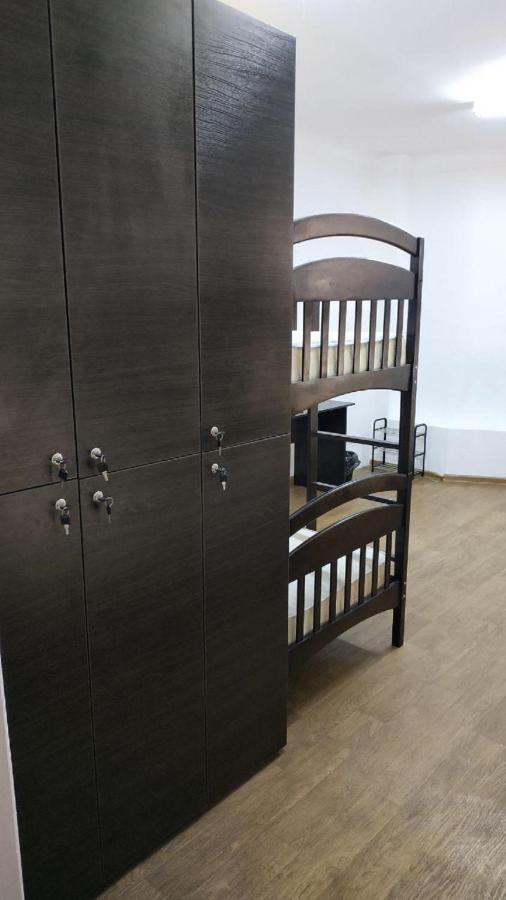 Cool Traveler Hostel Kiev Ngoại thất bức ảnh