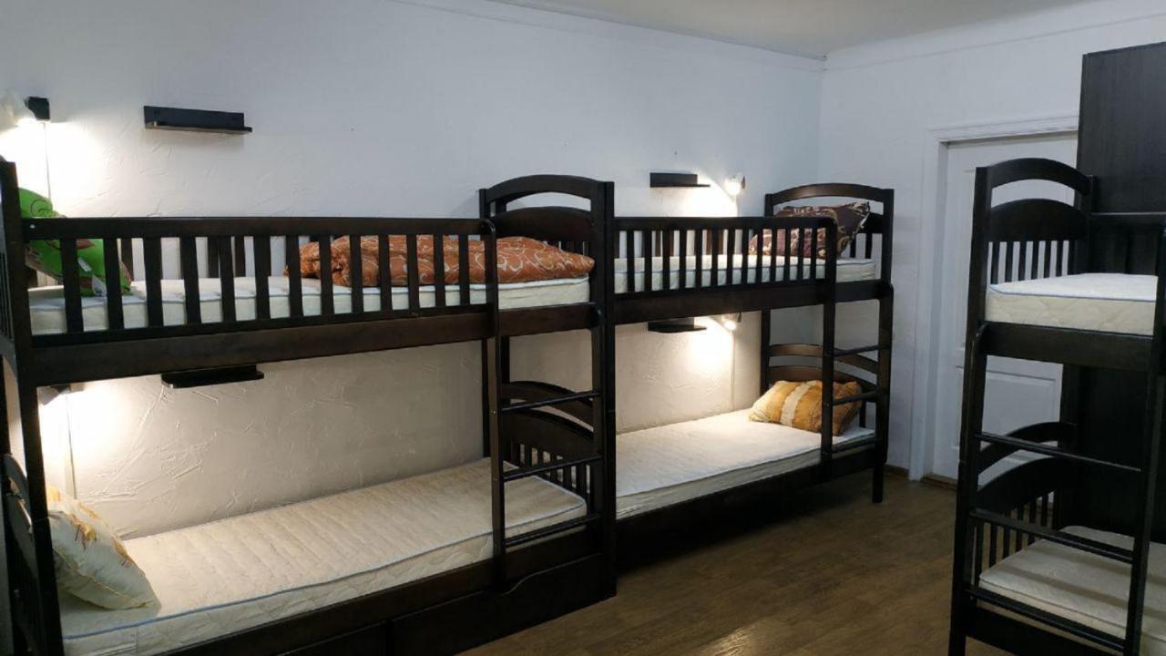 Cool Traveler Hostel Kiev Ngoại thất bức ảnh