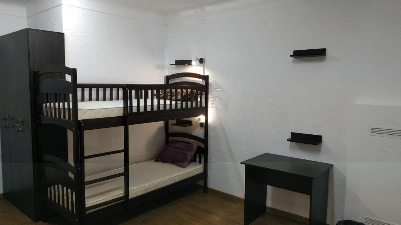 Cool Traveler Hostel Kiev Ngoại thất bức ảnh