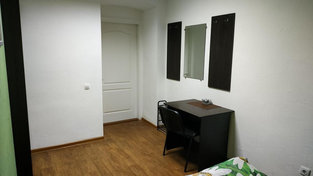 Cool Traveler Hostel Kiev Ngoại thất bức ảnh