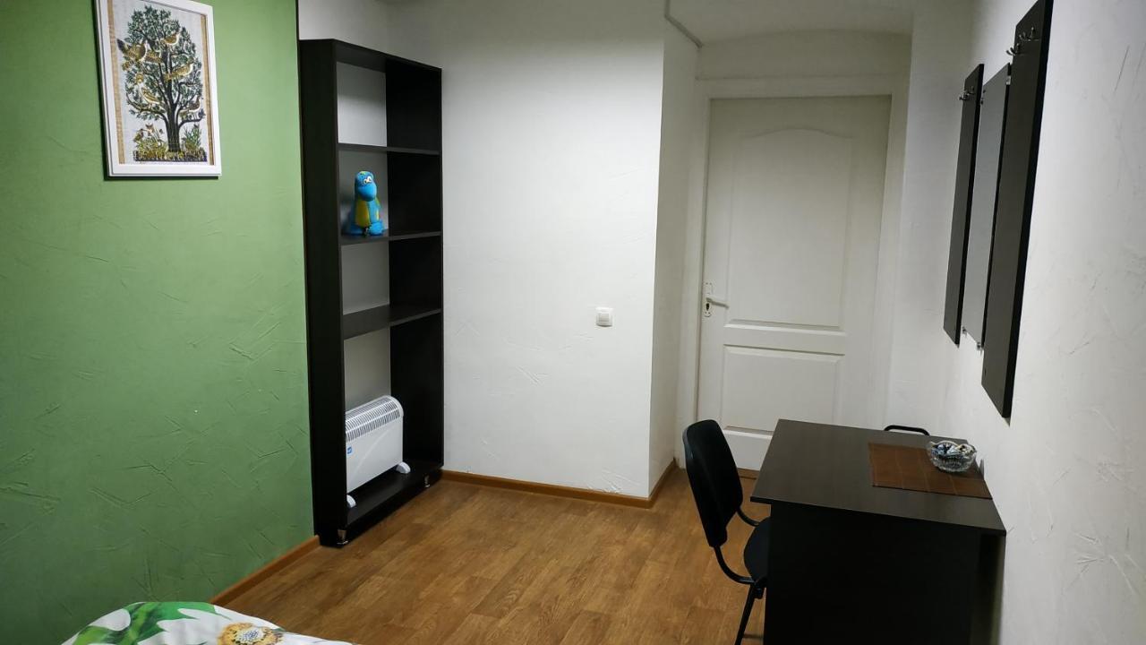 Cool Traveler Hostel Kiev Ngoại thất bức ảnh