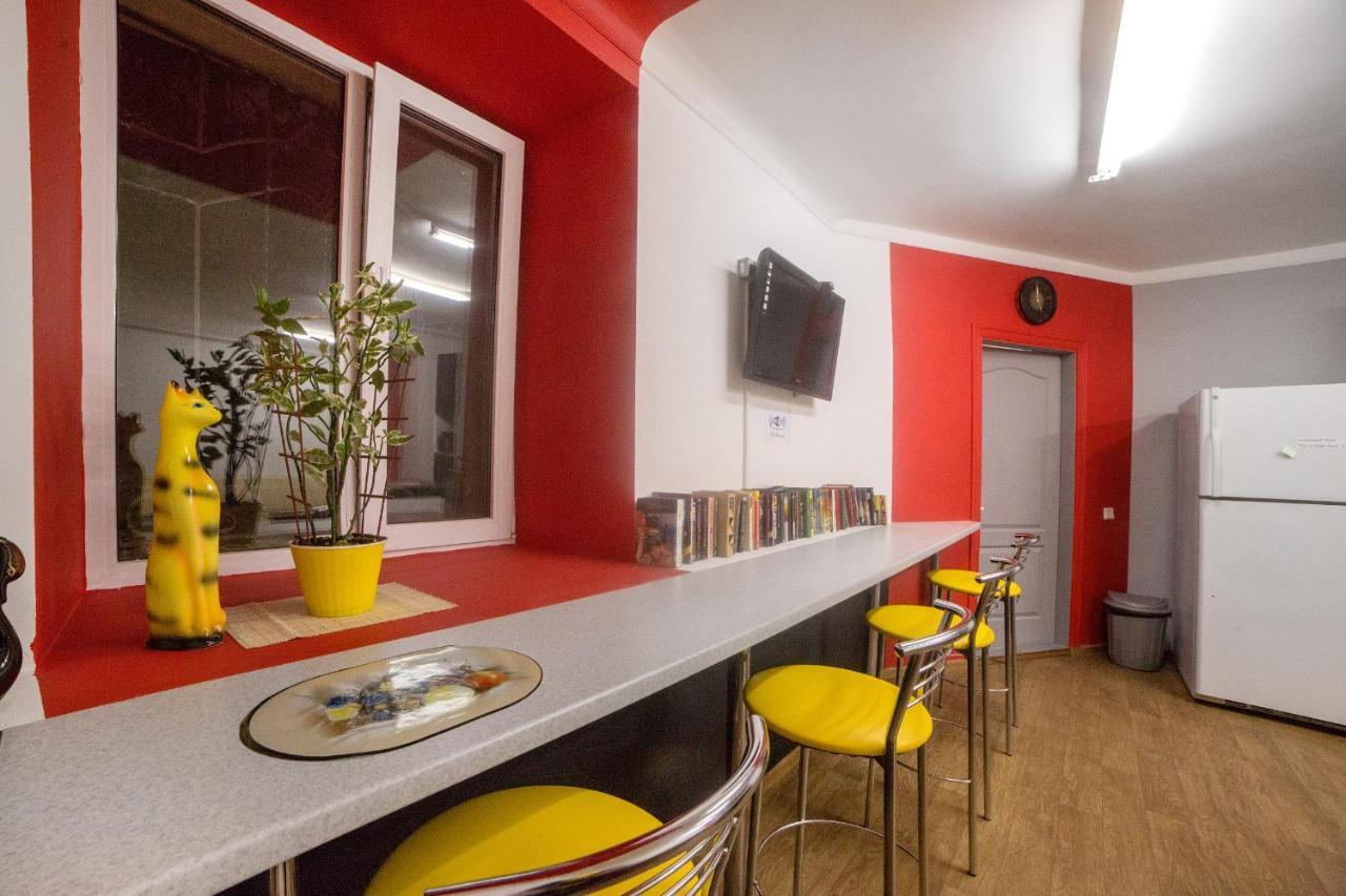 Cool Traveler Hostel Kiev Ngoại thất bức ảnh