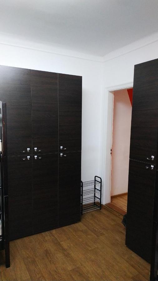 Cool Traveler Hostel Kiev Ngoại thất bức ảnh